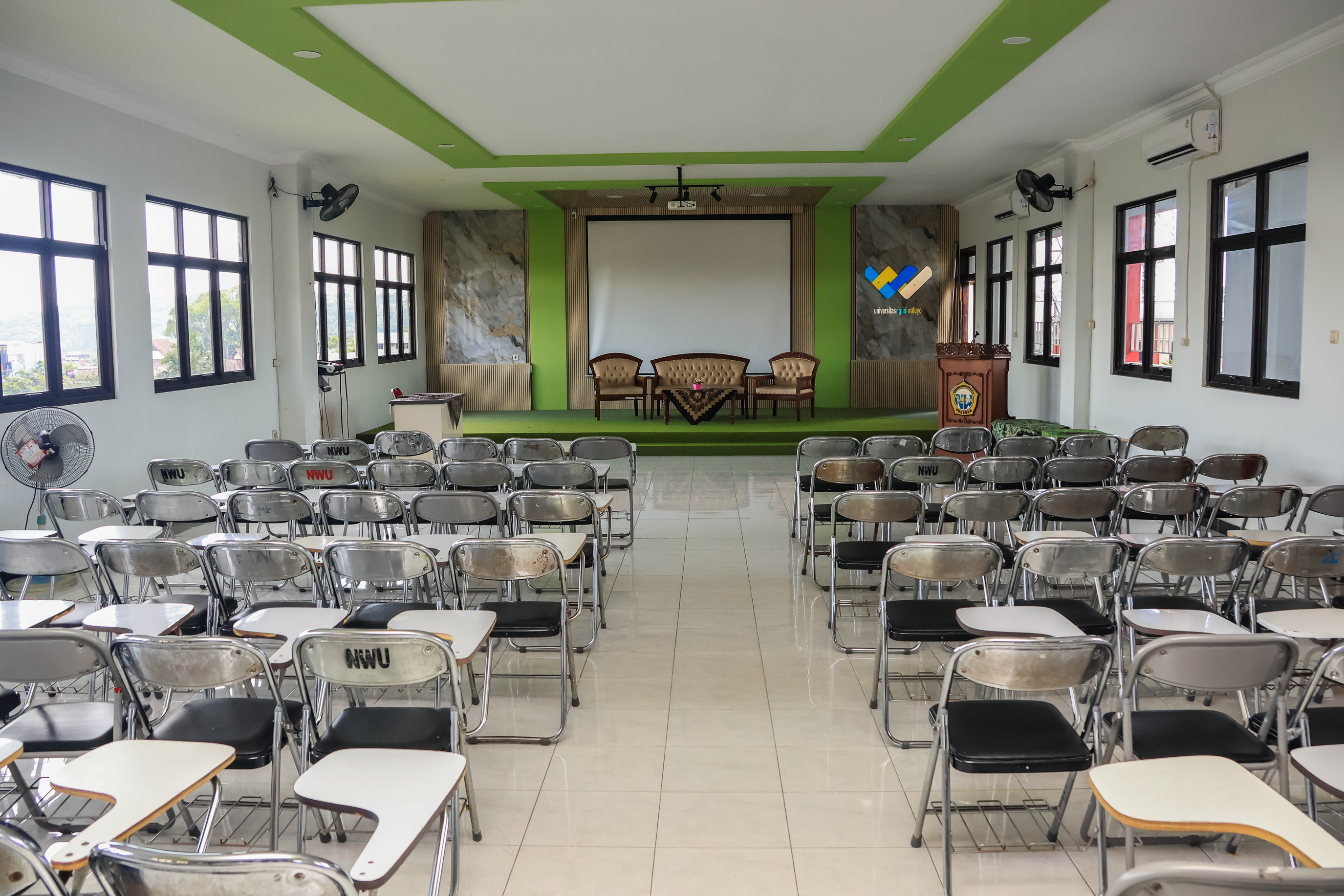 AULA GEDUNG M