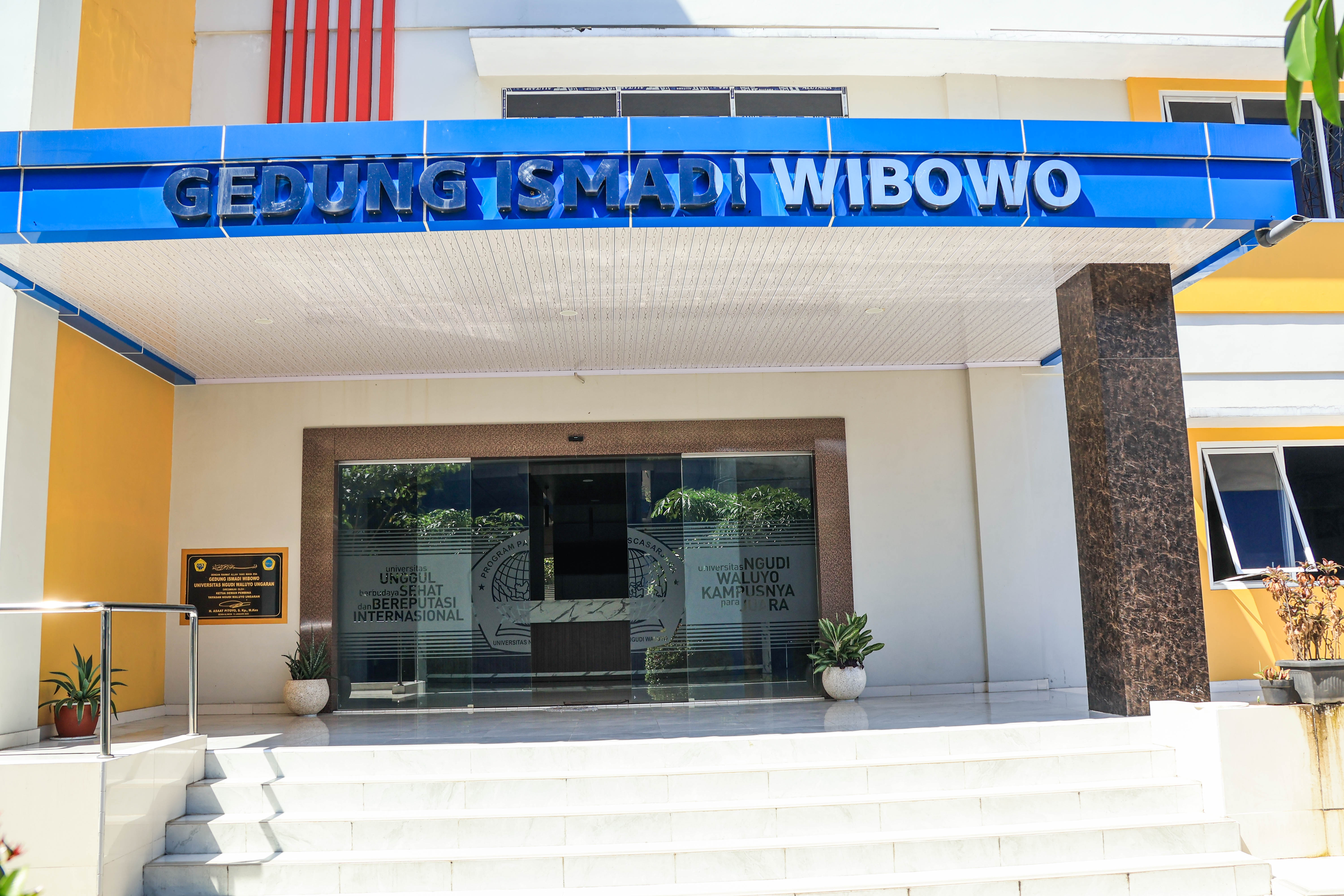 GEDUNG ISMADI WIBOWO (Pascasarjana)