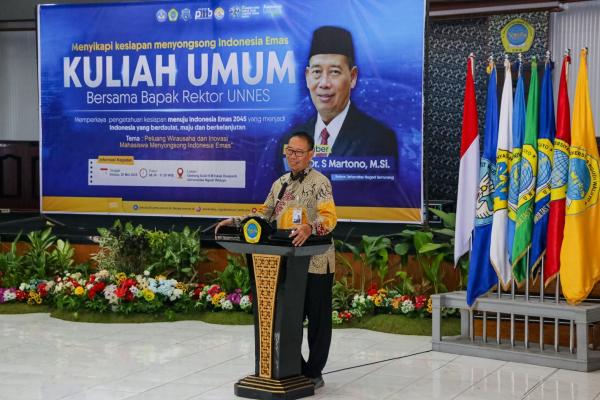 Menyongsong Indonesia Emas 2045, UNW Gelar Kuliah Umum Bersama Rektor UNNES