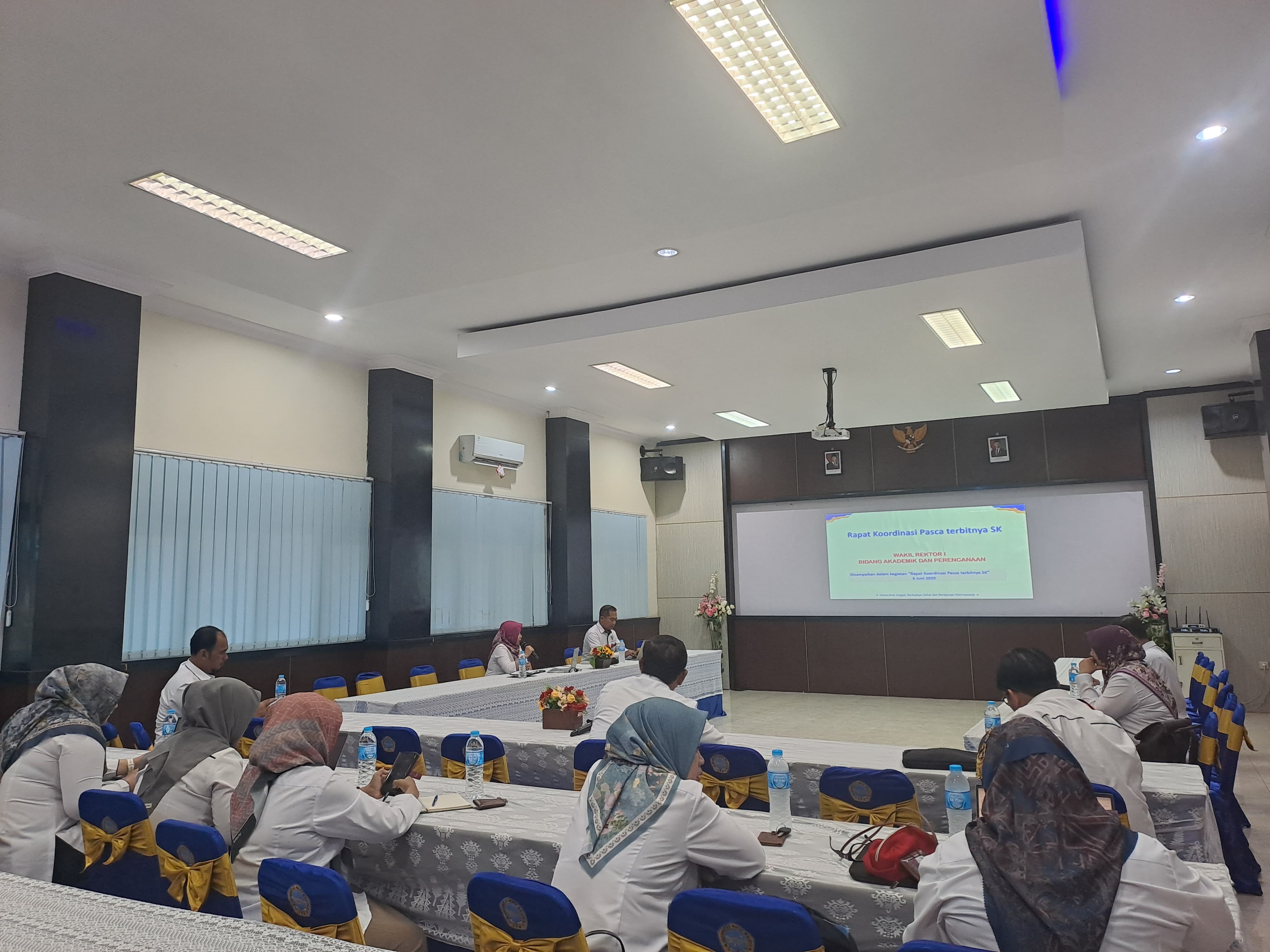 RAPAT KOORDINASI TINDAK LANJUT PASCA DITERBITKANNYA SURAT KEPUTUSAN KEMENDIKTISAINTEK TENTANG IZIN PEMBUKAAN PROGRAM STUDI KEPERAWATAN DAN KESEHATAN MASYARAKAT PROGRAM MAGISTER