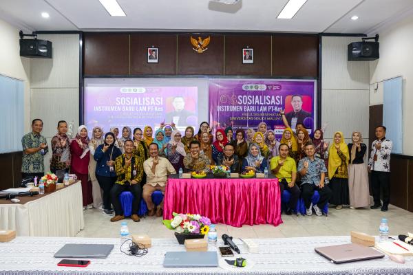 UNIVERSITAS NGUDI WALUYO MENYELENGGARAKAN SOSIALISASI INSTRUMEN BARU AKREDITASI LAM PT-Kes UNTUK PENINGKATAN MUTU AKREDITASI PROGRAM STUDI KESEHATAN (KUALITATIF DENGAN 8 KRITERIA)