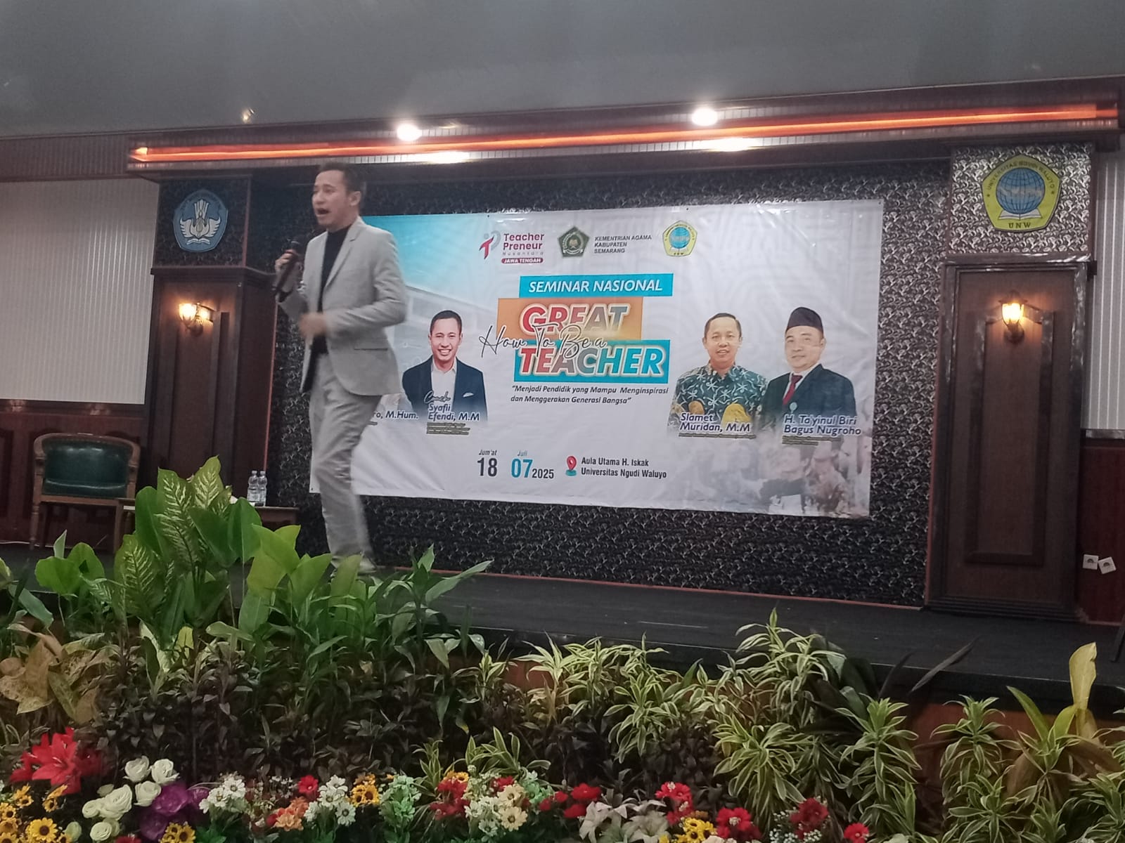 KGBB: SINERGI UNW, KEMENAG KAB.SEMARANG DAN DPD TEACHERPRENEUR NUSANTARA JAWA TENGAH HADIRKAN 500 GURU RA, MI, MTS DAN MA SE KABUPATEN SEMARANG DALAM SEMINAR HOW TO BE GREAT TEACHER 