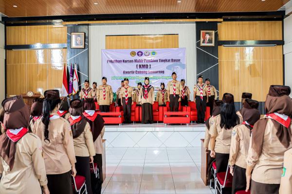 Pelatihan Kursus Mahir Dasar (KMD) Mahasiswa PGSD UNW