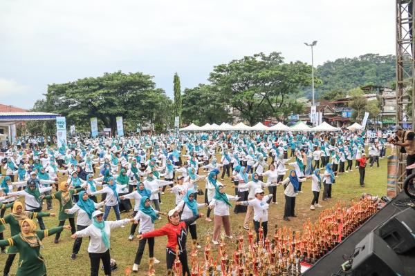 UNW Dukung Penuh Peringatan HKN 2025 Kabupaten Semarang dengan Sumbang Grandprize Motor Trail CRF Custom