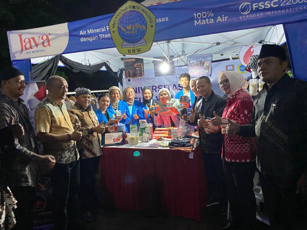 KARYA KREATIF MAHASISWA UNIVERSITAS NGUDI WALUYO IKUT AMBIL BAGIAN DALAM KEGIATAN FESTIVAL DESA WISATA DAN EKONOMI KREATIF KABUPATEN SEMARANG TAHUN 2025 DI BUKIT CINTA BANYUBIRU (6 – 7 DESEMBER 2025)