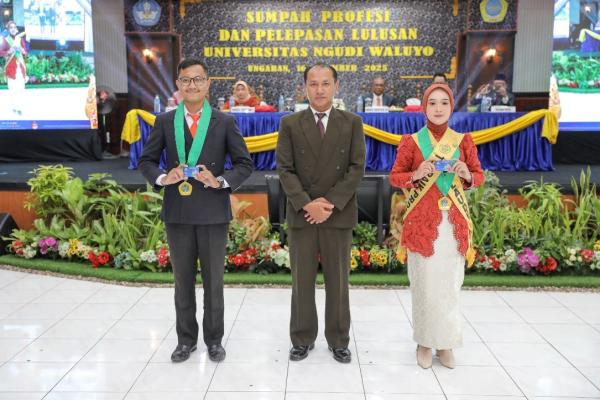 Universitas Ngudi Waluyo Kukuhkan 104 Lulusan Profesi Kesehatan Siap Mengabdi Untuk Mahasiswa