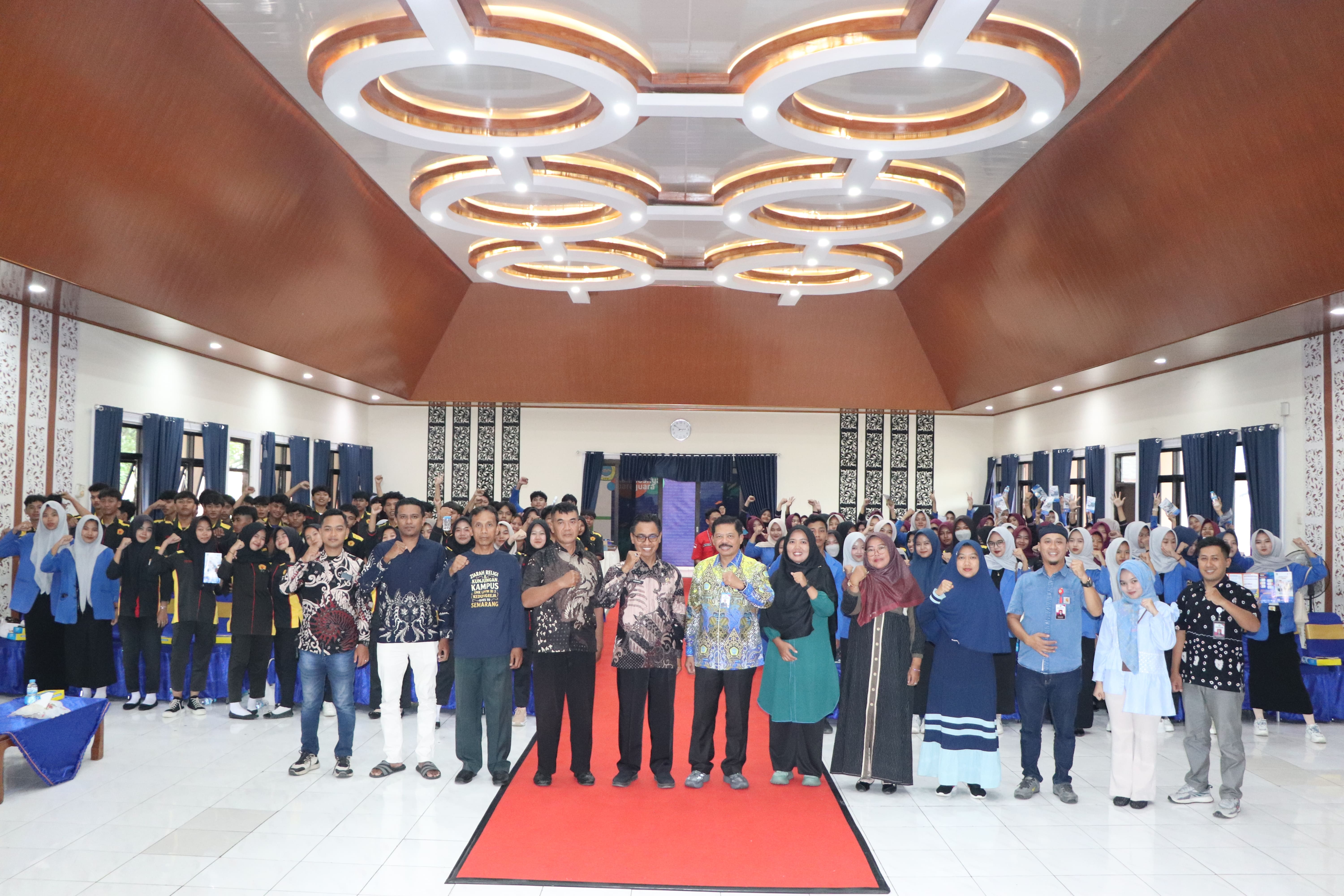 Langkah Awal ke Dunia Kampus: Kunjungan SMK LPPM R1 2 Kedungreja ke UNW 🎓