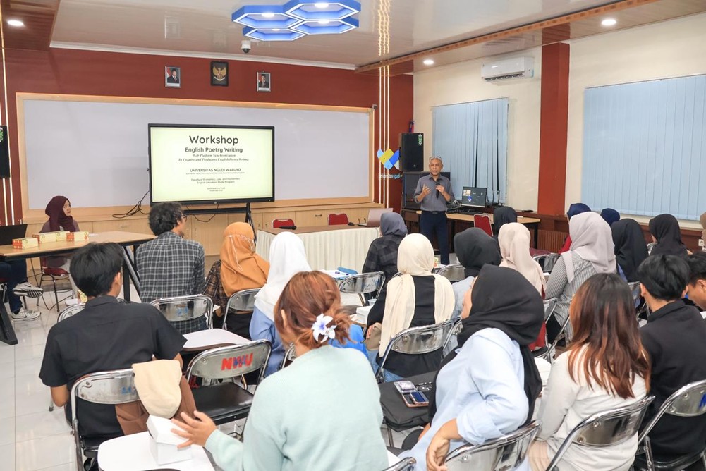 Prodi Sastra Inggris UNW Gelar Pelatihan Penulisan Puisi Berbasis Sensitivitas Sosial dan Kultural