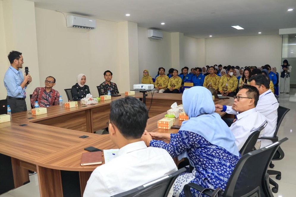 Seminar “Smart Investments for an Excellent Generation” Dorong Literasi Investasi Mahasiswa UNW